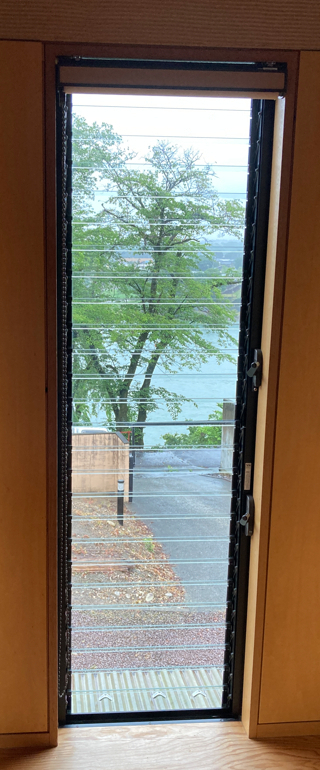 マルマン窓建工房のルーバー窓の内側にドアを＋😊の施工前の写真1