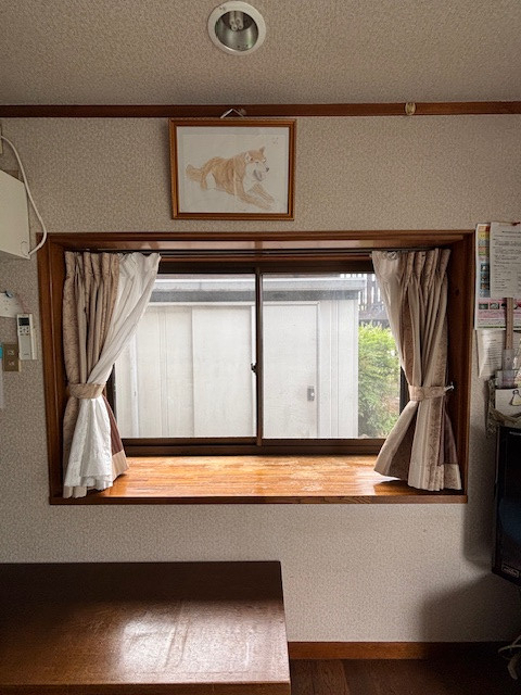 マルマン窓建工房のリビング窓にインプラス😉の施工前の写真1