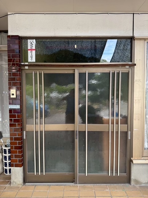マルマン窓建工房の玄関リフォーム😊の施工前の写真1