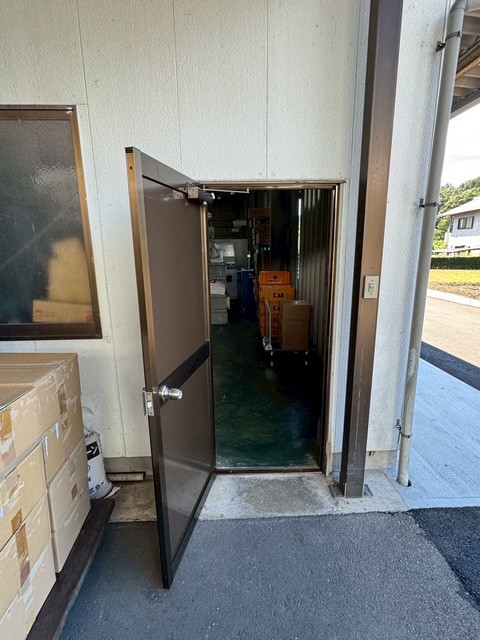 マルマン窓建工房の倉庫の扉リフォーム😊✨の施工後の写真1