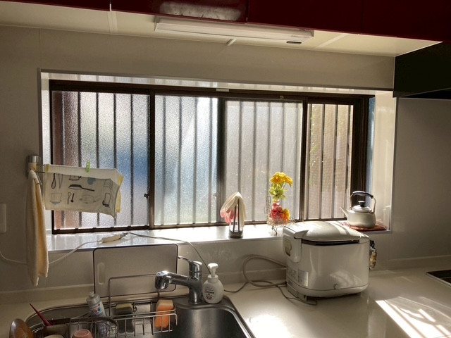 マルマン窓建工房のkitchen窓にインプラス😊✨の施工前の写真1
