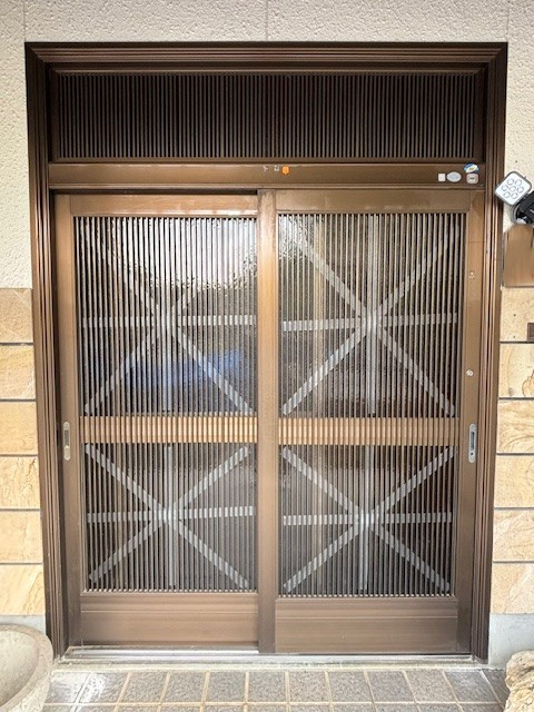 マルマン窓建工房の玄関リフォーム😊✨の施工前の写真1