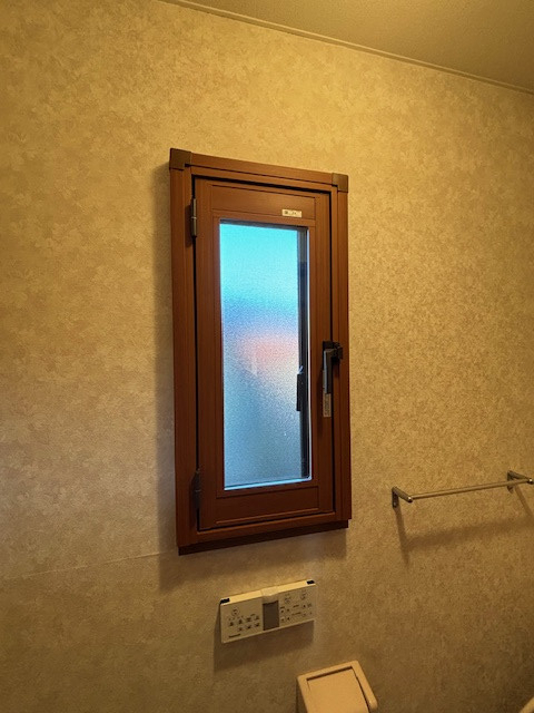 マルマン窓建工房のトイレの窓に断熱リフォーム✨の施工後の写真1