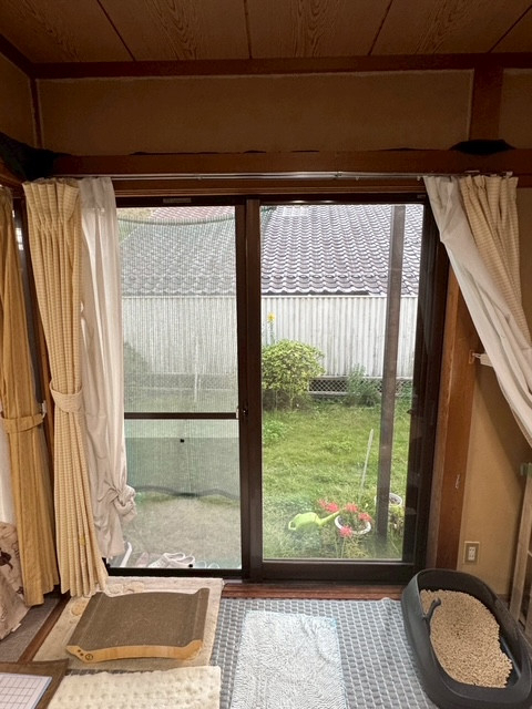 マルマン窓建工房のリビングの窓にインプラス施工😊✨の施工前の写真1