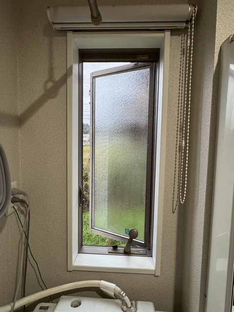 マルマン窓建工房のインプラス開き窓施工✨の施工前の写真1