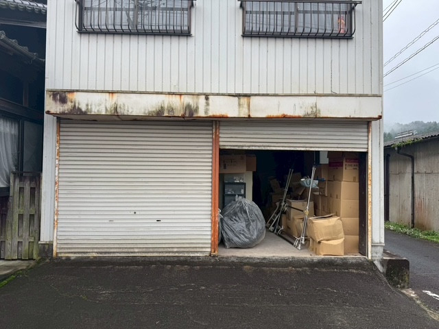 マルマン窓建工房の手動ガレージシャッター😊✨の施工前の写真1