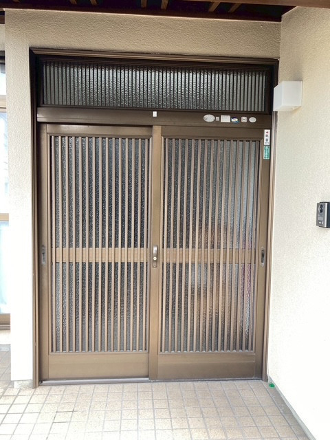マルマン窓建工房の玄関リフォーム😊の施工前の写真1