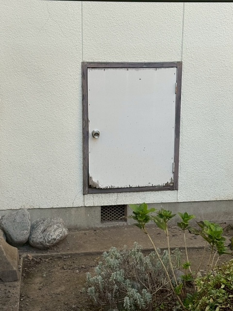 マルマン窓建工房の倉庫ドアリフォーム😊の施工前の写真1