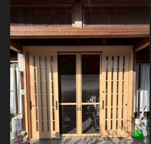 マルマン窓建工房の玄関網戸交換😊の施工後の写真2