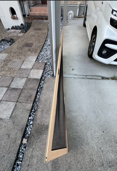 マルマン窓建工房の玄関網戸交換😊の施工前の写真1