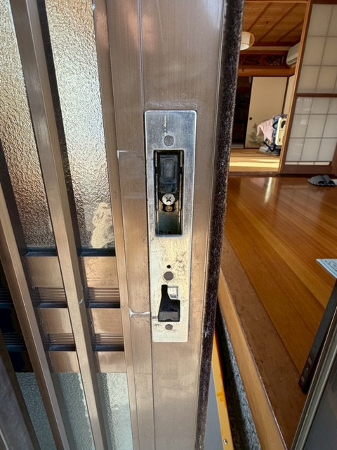 マルマン窓建工房の鍵交換😊の施工前の写真3