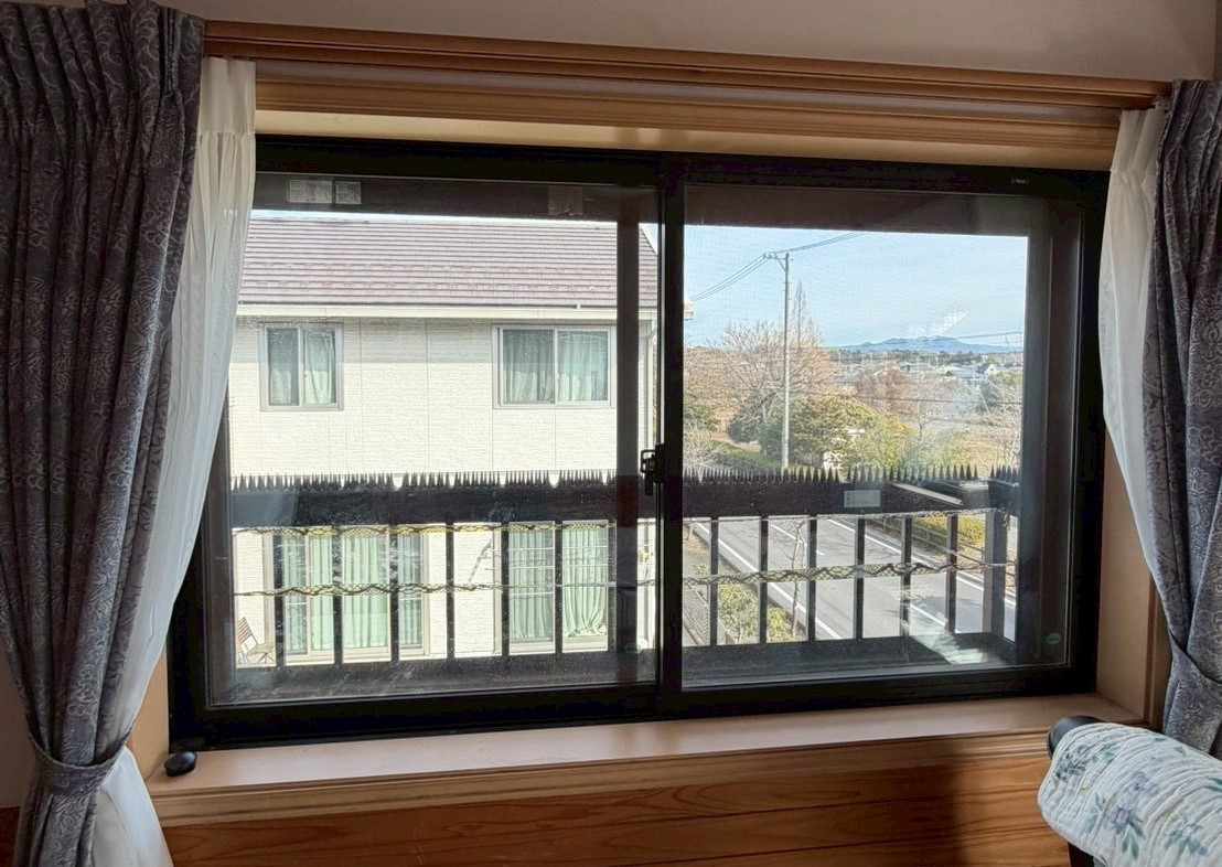 マルマン窓建工房の寝室に内窓施工😊の施工前の写真1