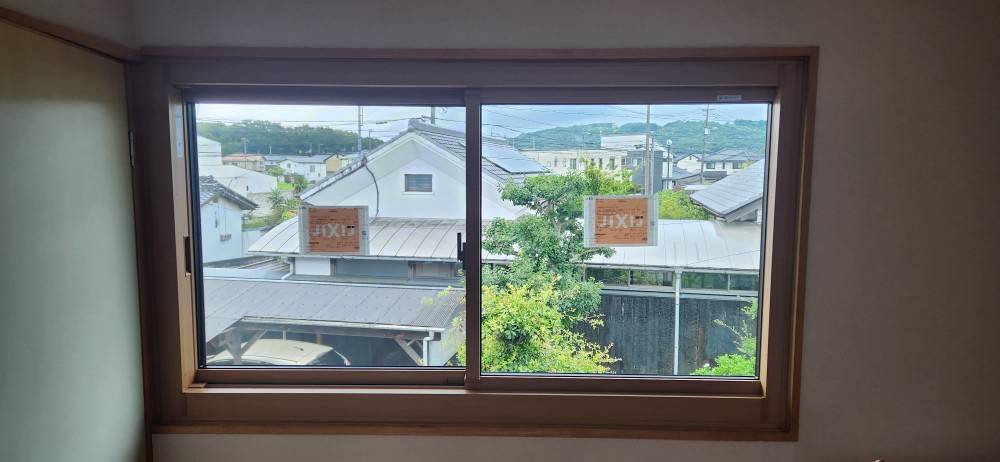 原木工所のE様邸窓リノベカバー工法工事の施工後の写真2