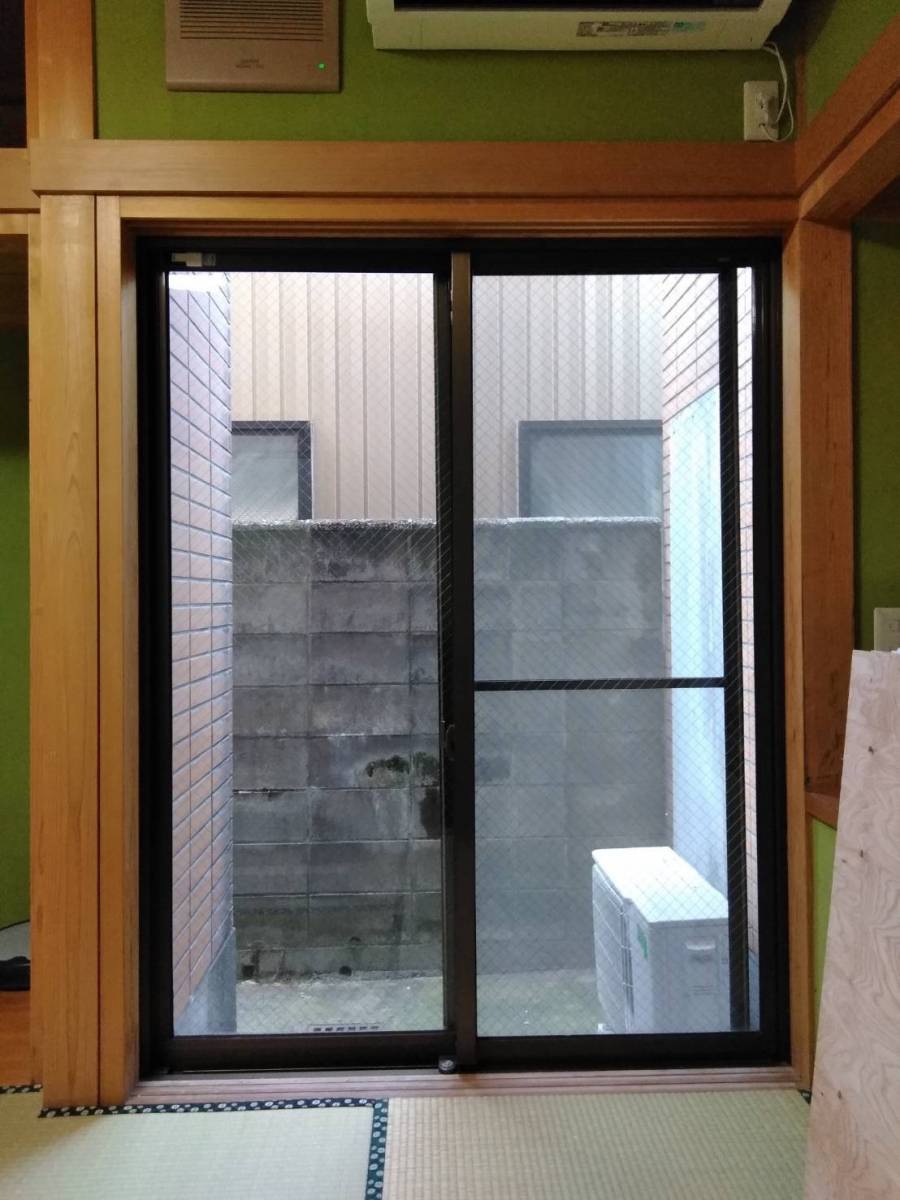 光陽トーヨー住器の内窓（インプラス）施工いたしましたの施工前の写真1