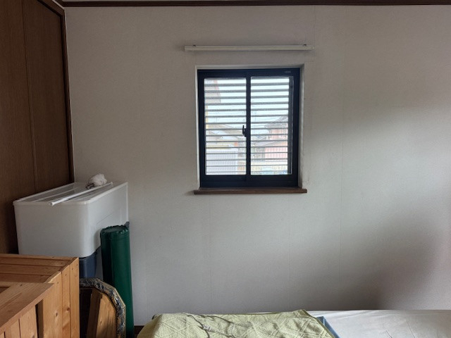 新光堂の効果を実感され追加施工｜樹脂内窓インプラスを8本設置工事の施工前の写真2