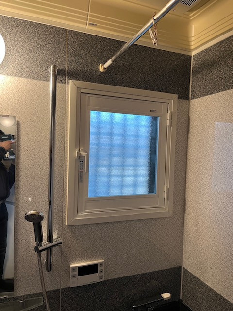 新光堂の補助金活用で快適！浴室・洗面・LDKに内窓インプラス5か所設置工事の施工後の写真1