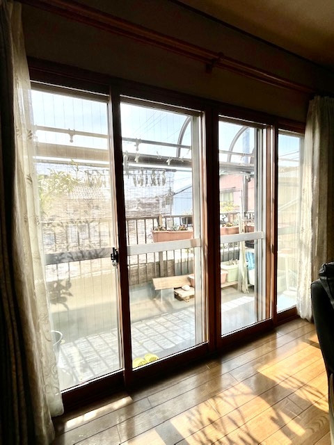 新光堂の補助金活用で快適！浴室・洗面・LDKに内窓インプラス5か所設置工事の施工後の写真2