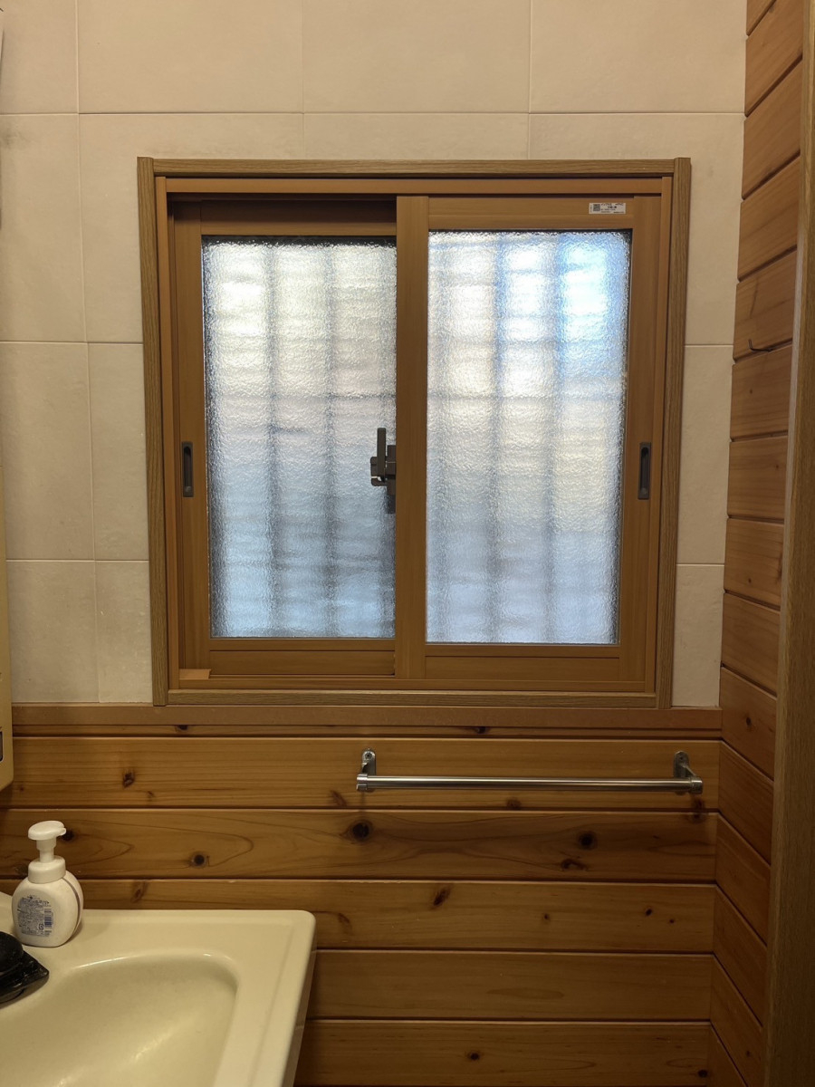 新光堂の補助金活用で快適！浴室・洗面・LDKに内窓インプラス5か所設置工事の施工後の写真3