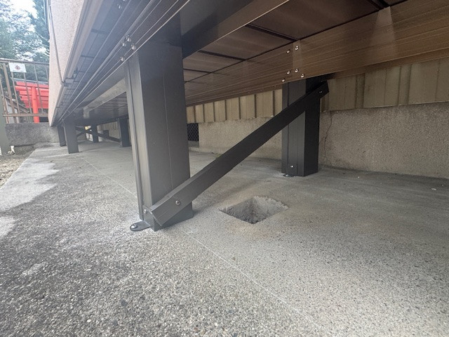 新光堂の自治会集会所の縁台を人工木デッキへ交換　腐食解消工事の施工後の写真3