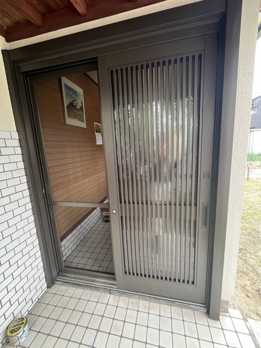 東福岡トーヨー住器のリシェント玄関引戸の施工後の写真1