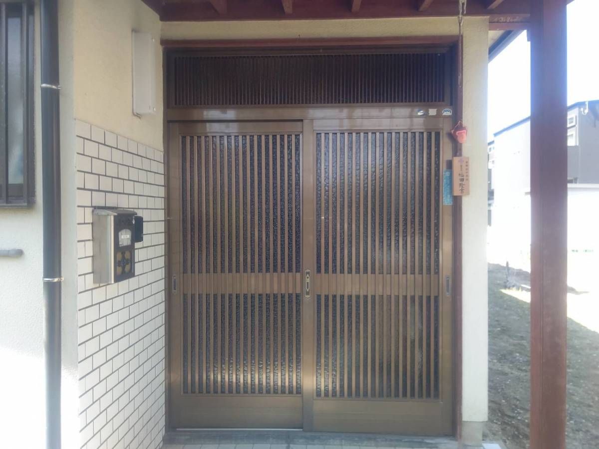 東福岡トーヨー住器のリシェント玄関引戸の施工前の写真1