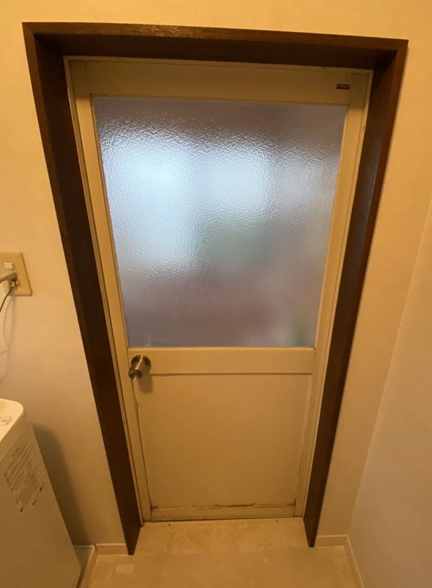 東福岡トーヨー住器の浴室ドア取替工事の施工前の写真1