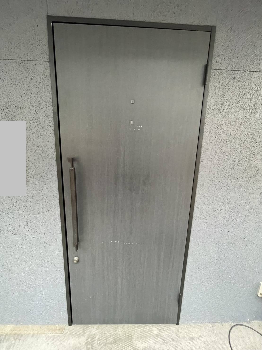 東福岡トーヨー住器のたった1日で新しい玄関に！簡単・スピーディなドアリフォームの施工前の写真1