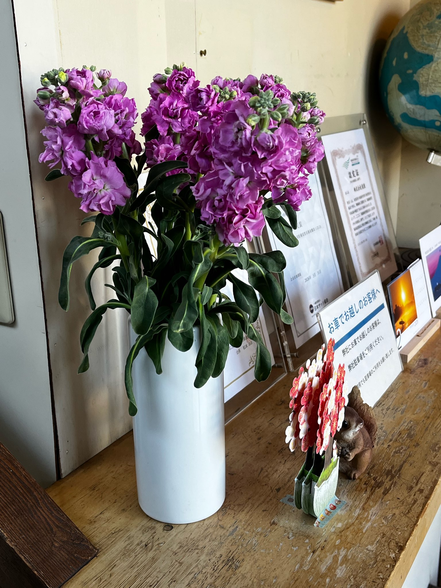 会社のカウンターに💐 パートナー鷹取店のブログ 写真1