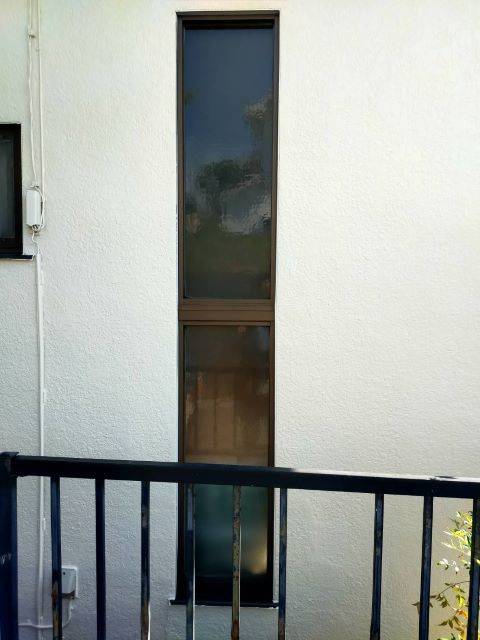まどありー。本庄本店の1dayリフォームサッシ　取り替え窓　LIXILリプラスの施工前の写真1