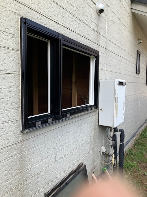 まどありー。本庄本店のLIXIL取り替え窓リプラスの施工後の写真1