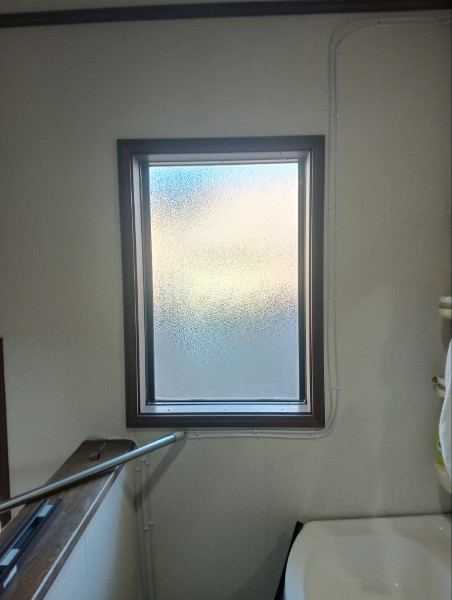 まどありー。本庄本店の【補助金対象商品】埼玉県本庄市　1日でスッキリ快適窓に。LIXILリプラスで断熱&結露対策！の施工前の写真1