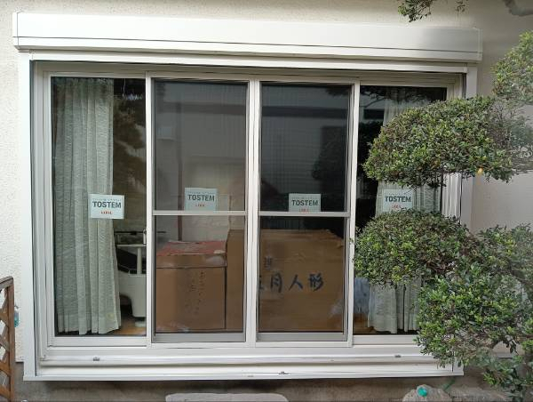 まどありー。本庄本店の【補助金対象商品】埼玉県本庄市　LIXILリプラスで4枚建てサッシをシャッター付きにアップデート！の施工後の写真2