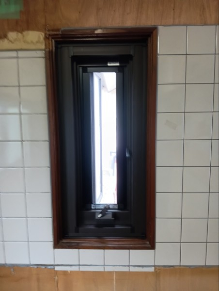 まどありー。本庄本店の【補助金対象商品】埼玉県本庄市　LIXIL『リプラス』で窓をスッキリアップデートの施工前の写真1