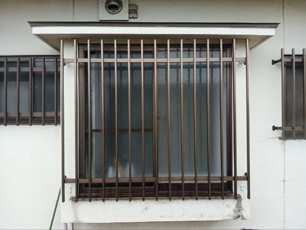 まどありー。本庄本店の埼玉県本庄市　破損した面格子を新しく交換の施工後の写真1