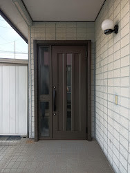 まどありー。本庄本店の群馬県高崎市　毎日の出入りが快適に。断熱ドアで玄関リフォームの施工後の写真1