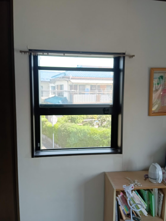 まどありー。本庄本店の【補助金対象商品】埼玉県本庄市　窓からの冷気対策に！内窓インプラス施工の施工前の写真1
