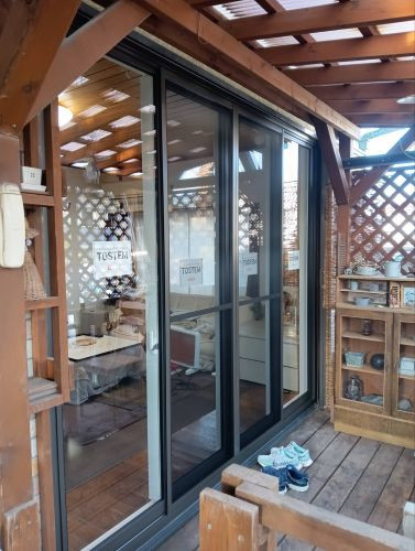 まどありー。本庄本店の【補助金対象商品】群馬県伊勢崎市　窓を替えたら、お部屋がほっこりの施工後の写真2