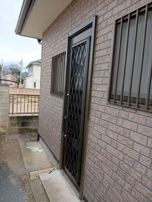 まどありー。本庄本店の埼玉県本庄市　風と光を取り込む、安心・快適な勝手口へーリシェント施工―の施工後の写真1