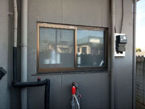 まどありー。本庄本店の群馬県伊勢崎市　窓の防犯対策に◎LIXIL後付け面格子を新規取付の施工前の写真1