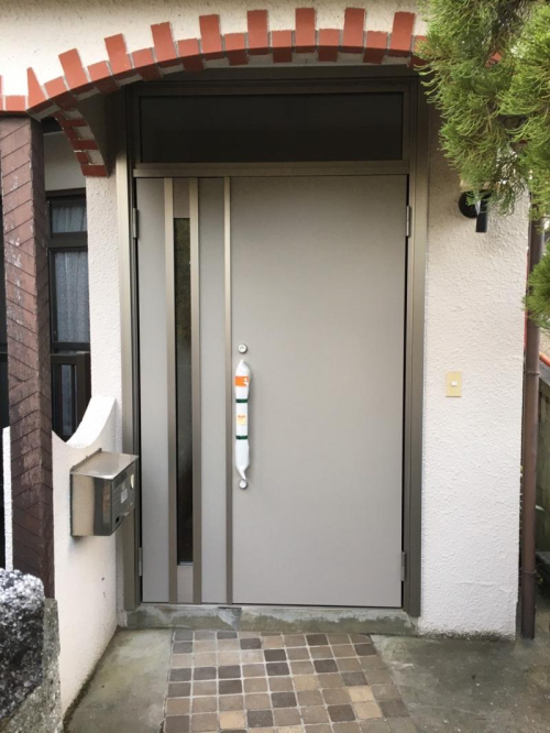 タケヒラトーヨーの玄関ドア交換　リシェント2023.01.07の施工後の写真1