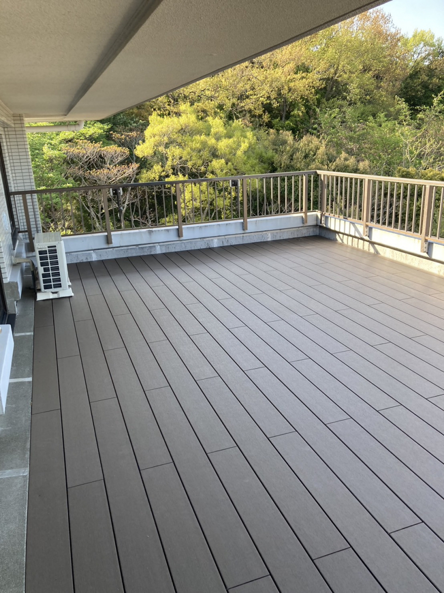 タケヒラトーヨーの”人工木デッキ”施工例 伊東市 リフォームの施工後の写真1