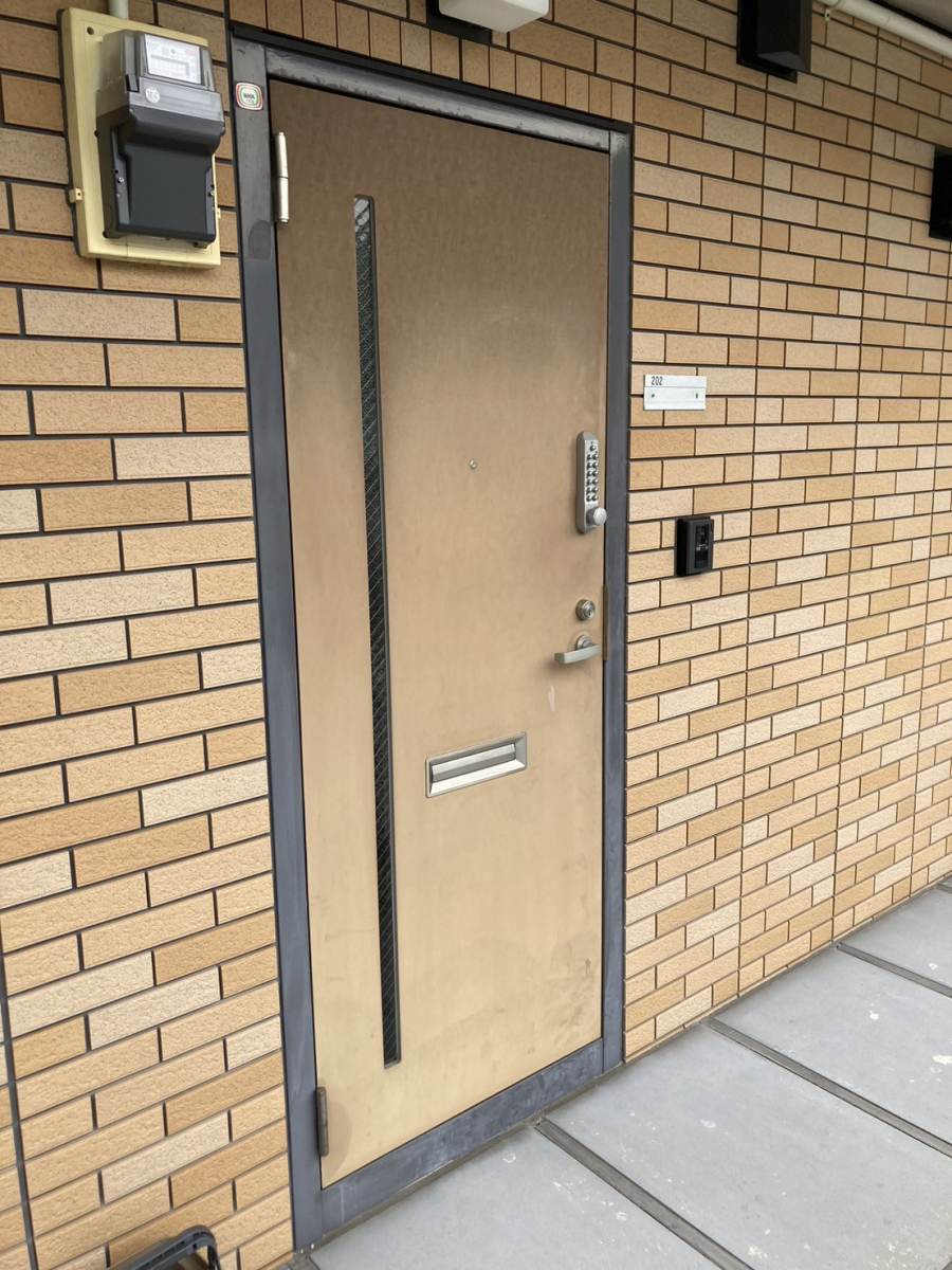 タケヒラトーヨーの”リシェント”施工例　熱海市　玄関リフォームの施工前の写真1
