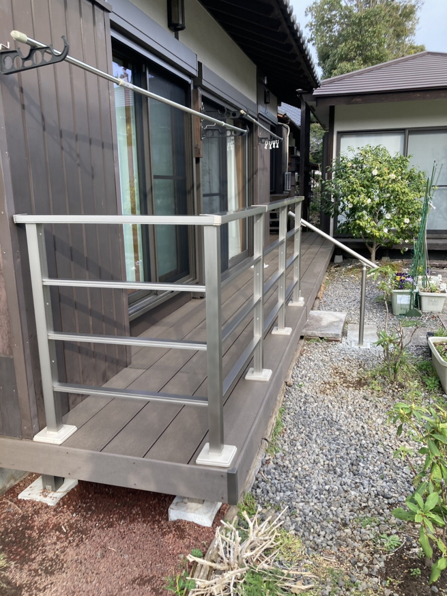 タケヒラトーヨーの”人工木デッキ”施工例 伊東市 リフォームの施工後の写真1