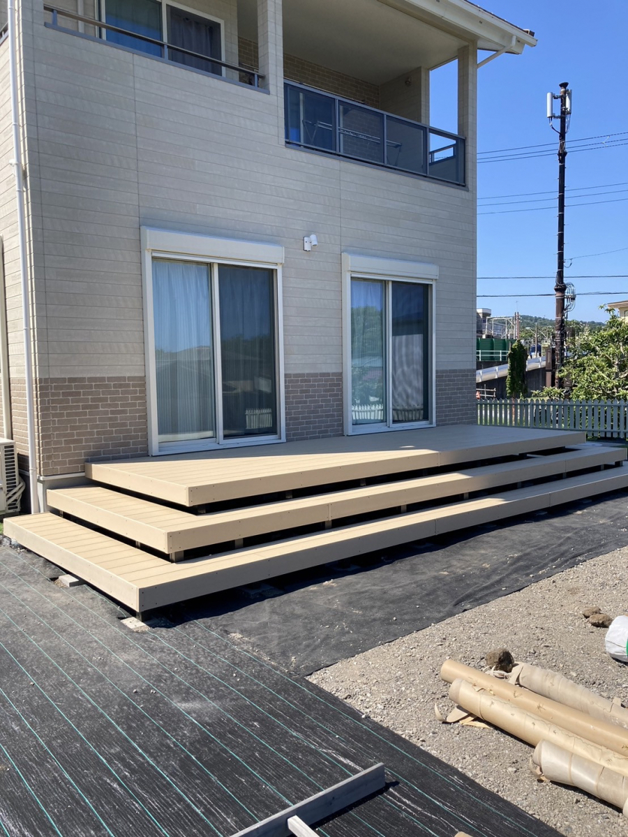 タケヒラトーヨーの”人工木デッキ”施工例　熱海市　リフォームの施工後の写真1