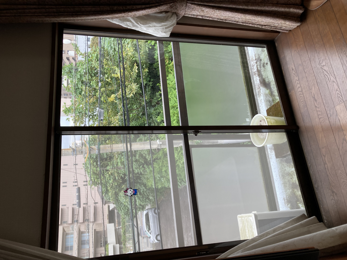 タケヒラトーヨーの”インプラス”施工例　熱海市　内窓リフォームの施工前の写真1