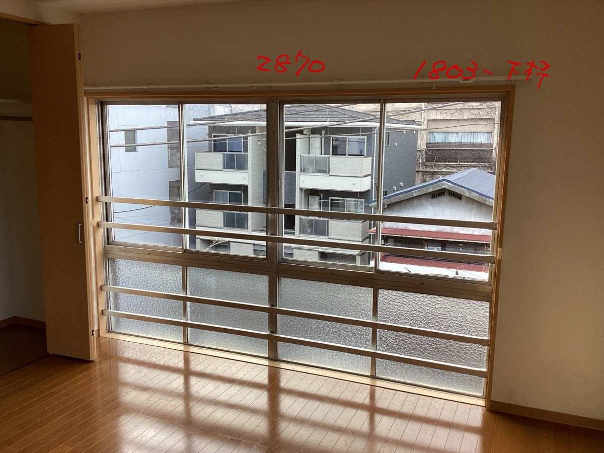 タケヒラトーヨーの”インプラス”施工例　熱海市　内窓リフォームの施工前の写真1