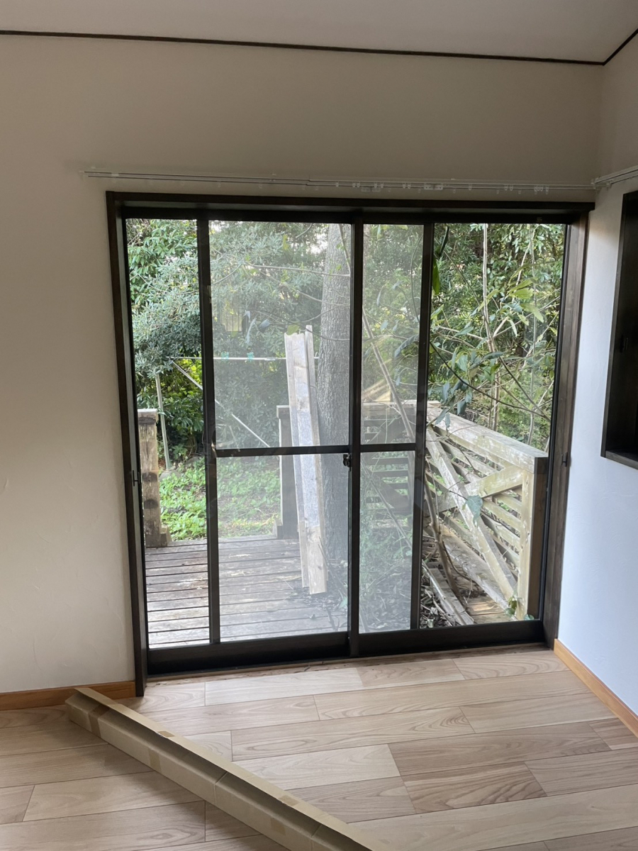 タケヒラトーヨーの”インプラス”施工例　伊東市　内窓リフォームの施工前の写真1