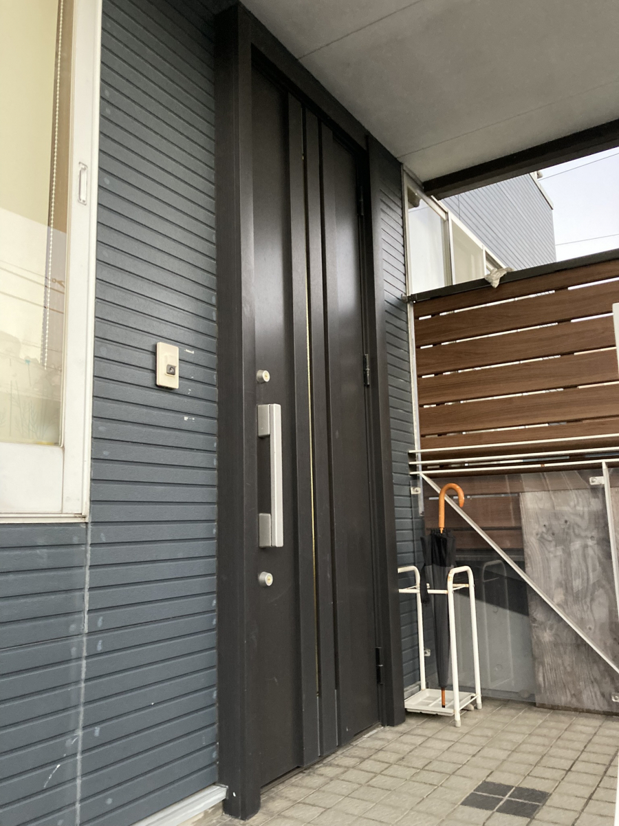 タケヒラトーヨーの”リシェント”施工例　熱海市　玄関リフォームの施工後の写真1
