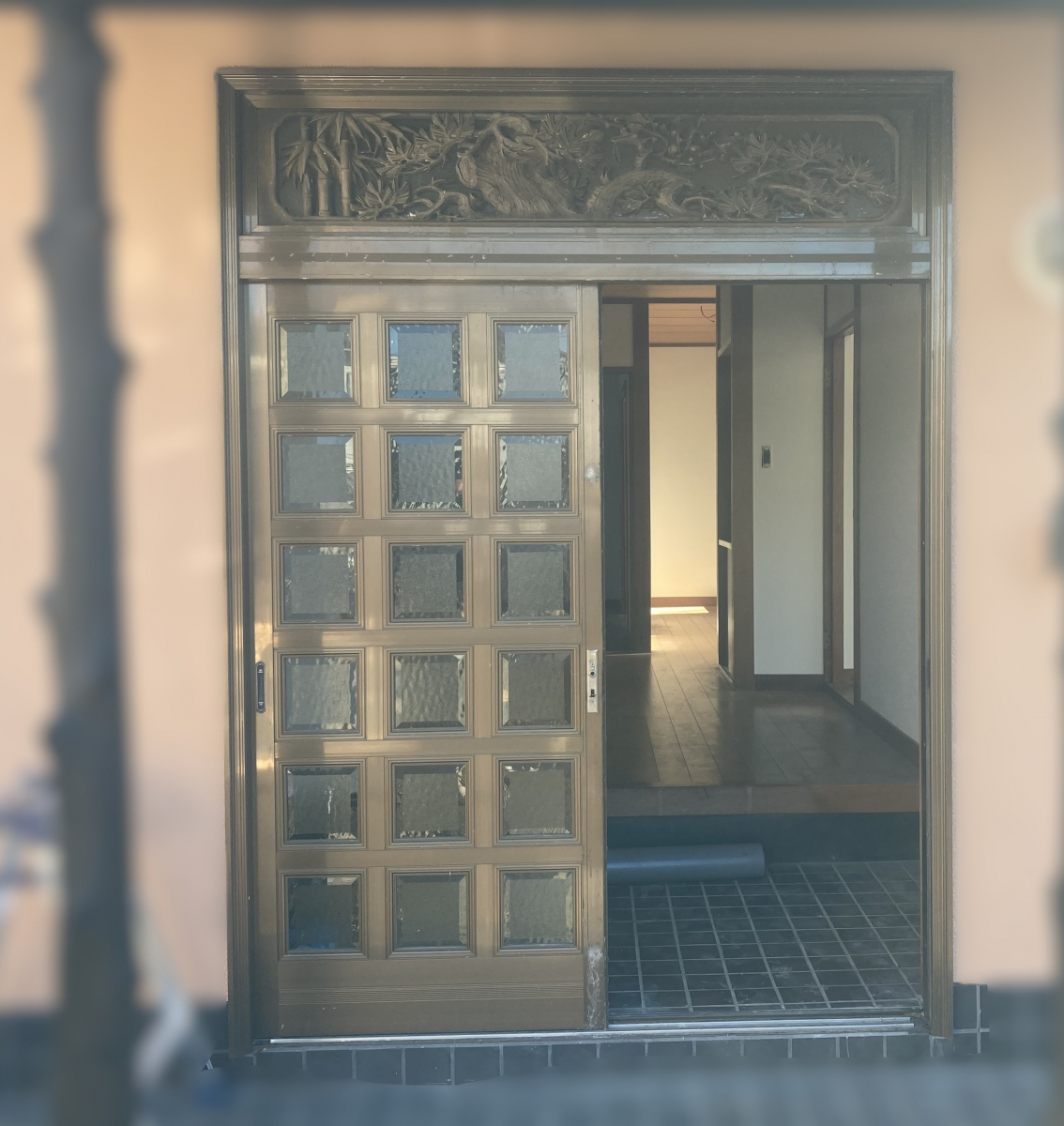 タケヒラトーヨーの”リシェント”施工例　伊東市　玄関引き戸リフォームの施工前の写真1