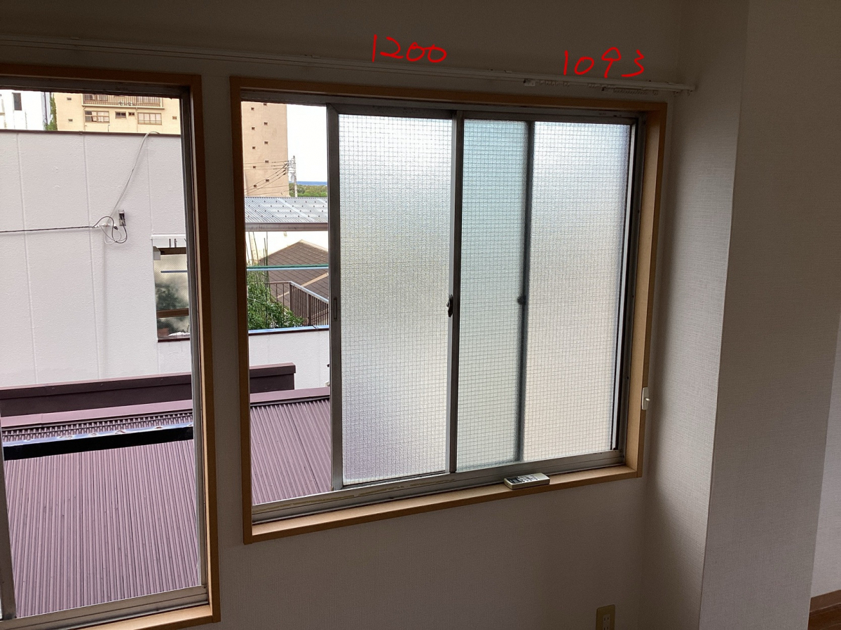 タケヒラトーヨーの”インプラス”施工例　熱海市　内窓リフォームの施工前の写真1